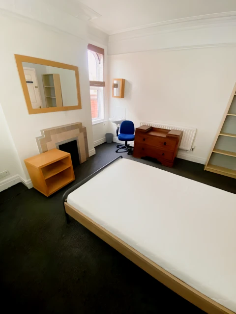Room 1, Burleigh Road, LE11 3BA 3