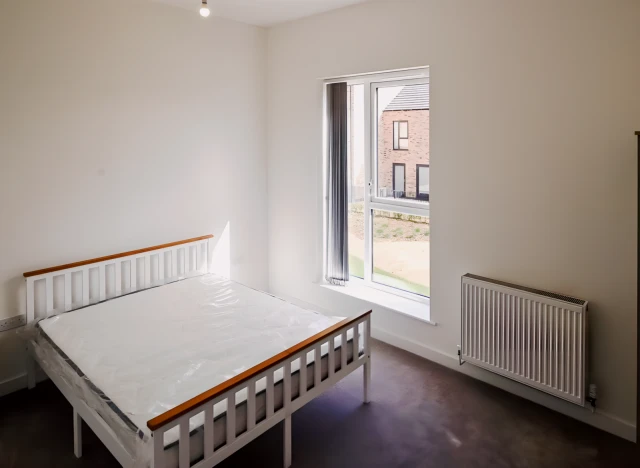 Entire Place·3B2B···59 Parkes Avenue 4