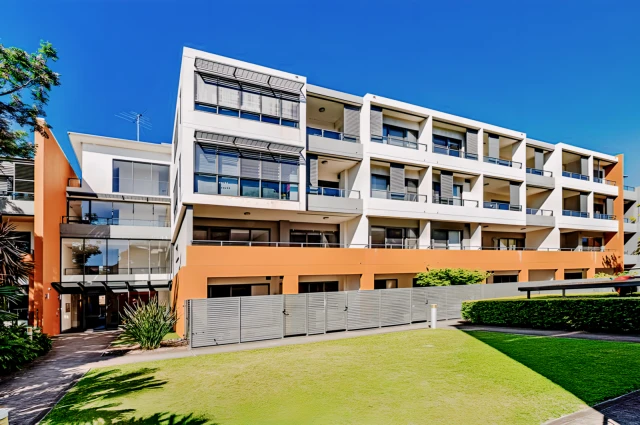 32 Barker St(01332) 2
