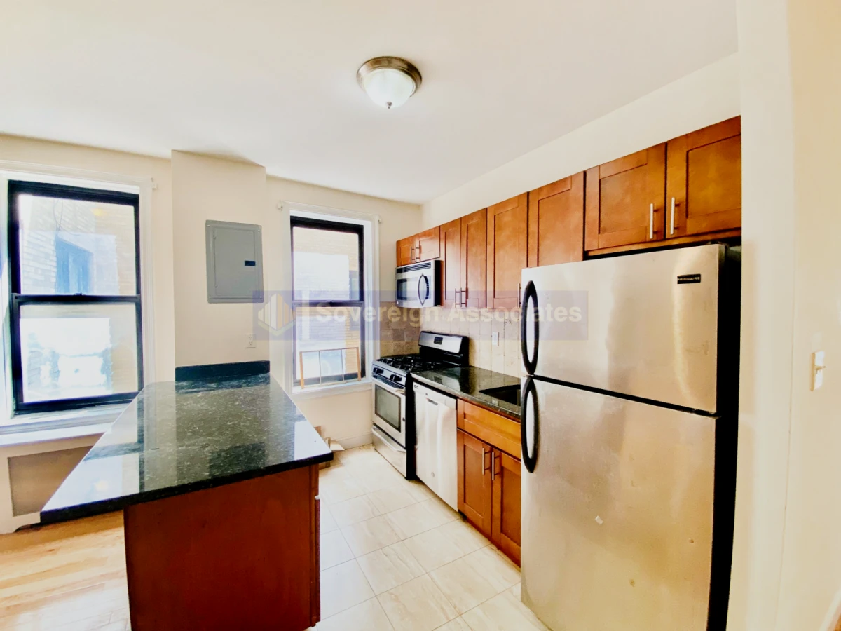 686 West 204th Street 0