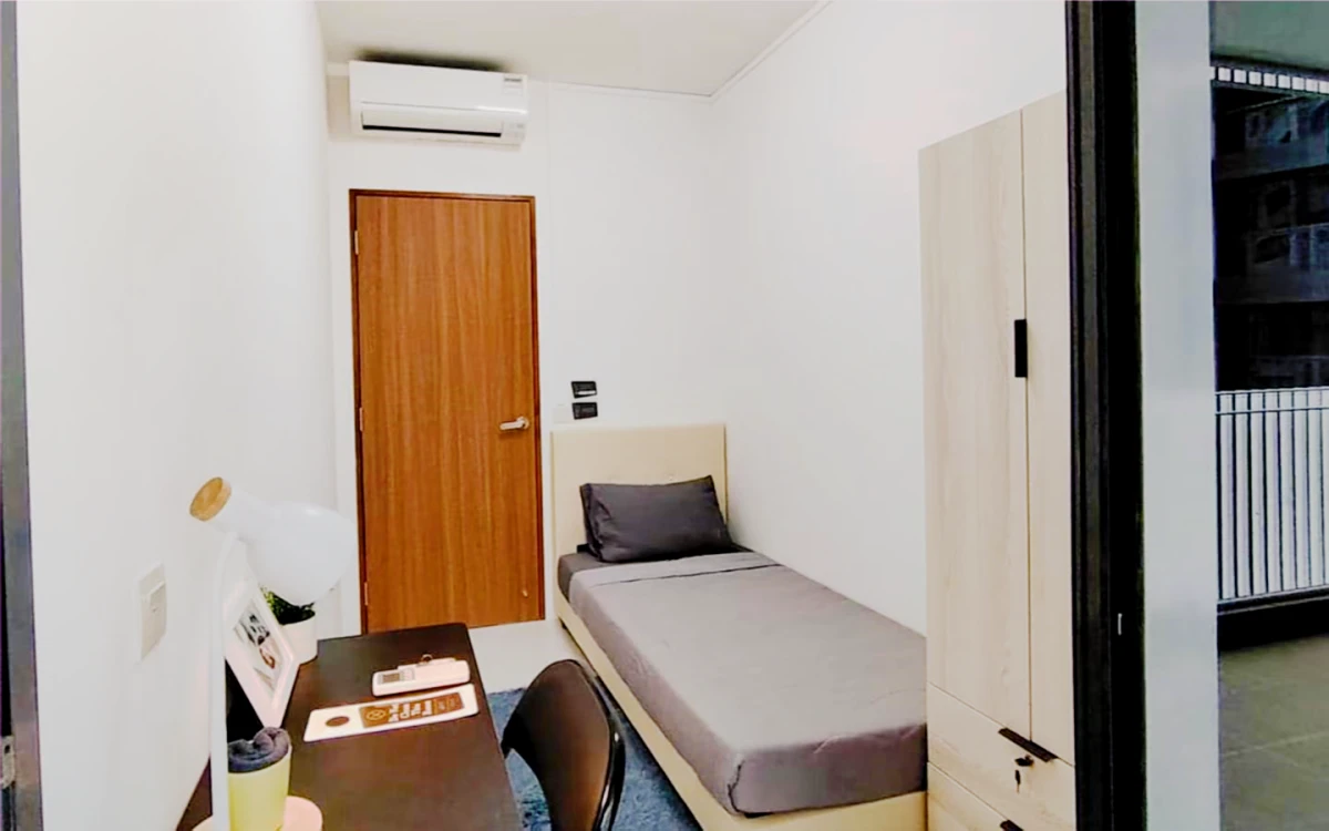 The Lakefront Residences - My 0