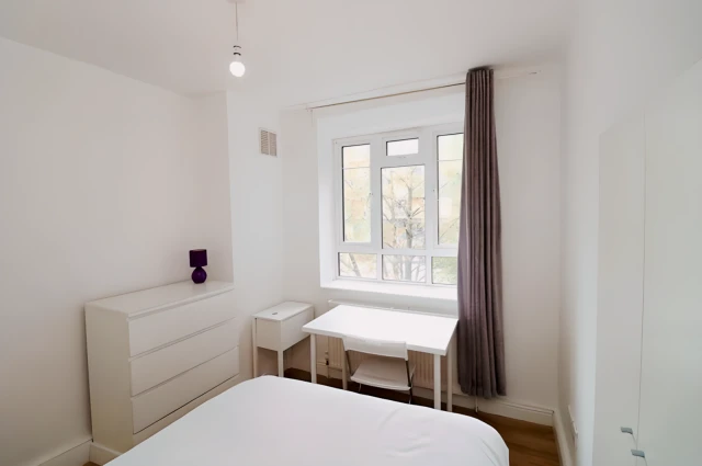 White City Estate 26494# 4