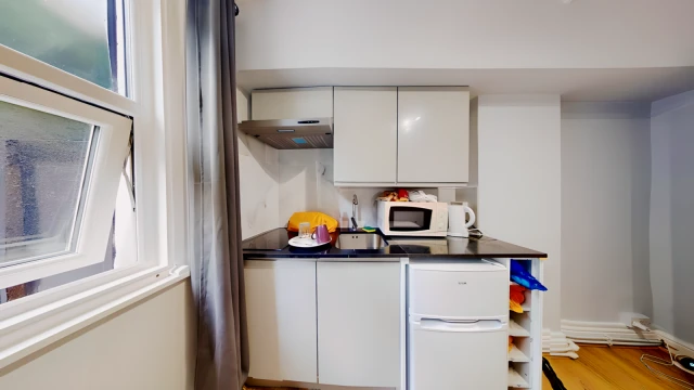 Lexham Gardens 26742# 3