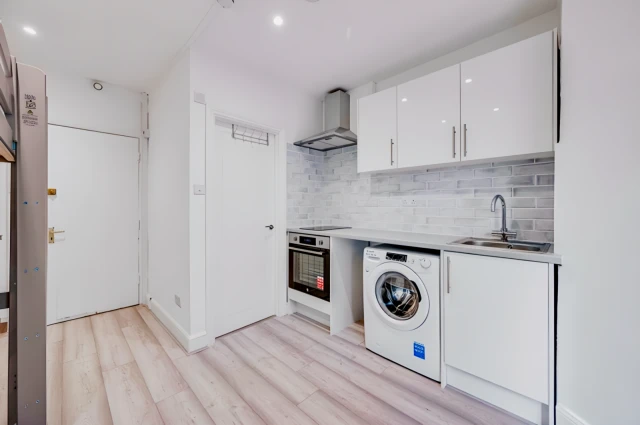 Warwick Road 26956# 4