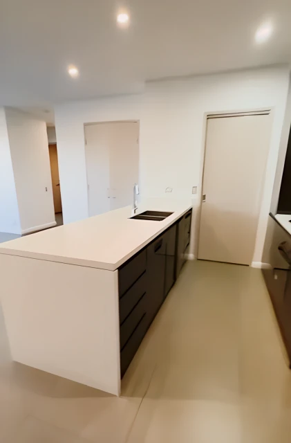 6 Studio Dr 4