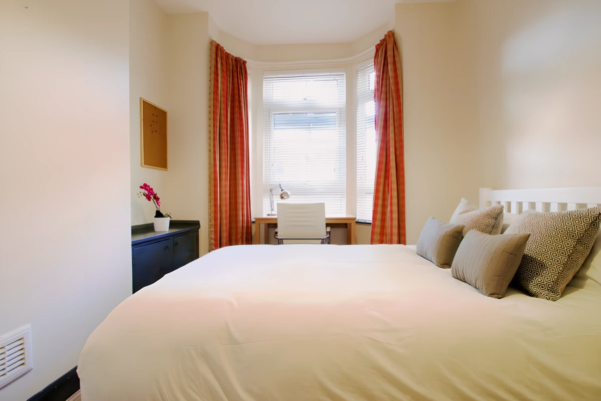 36 Lenton Boulevard 0