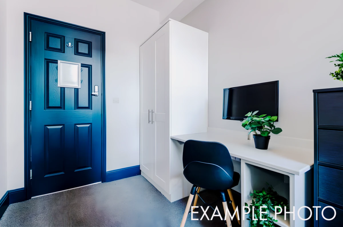 Flat 2, Shoe & Boot Factory 0