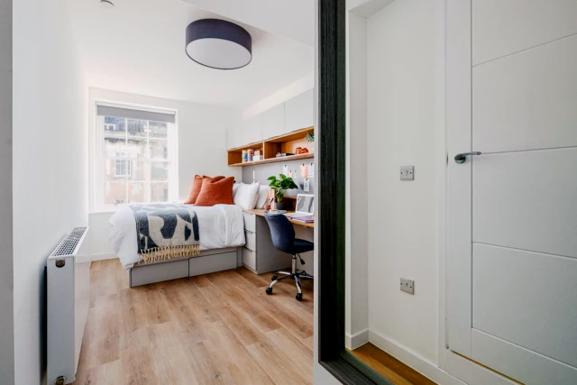 56 Park Street 4