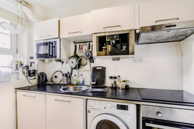 LH-County Street Borough 2