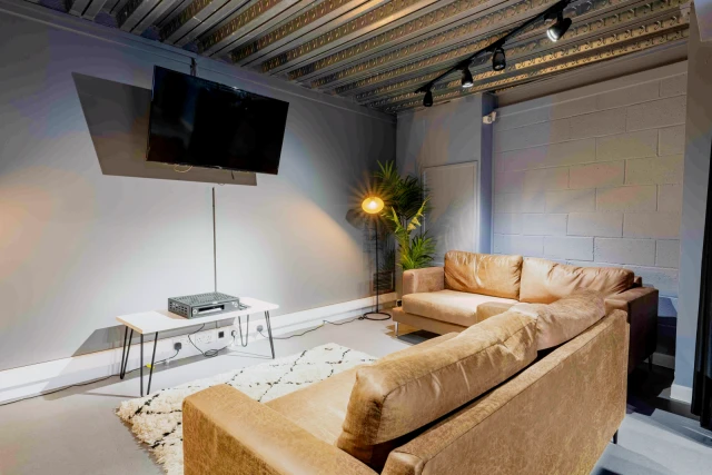iQ Broderick House 4