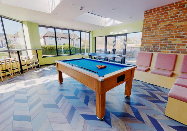 iQ Opal Court 1