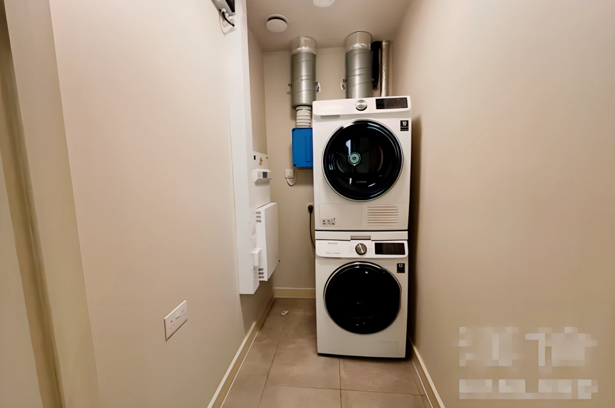 HL-The Robinson East 0