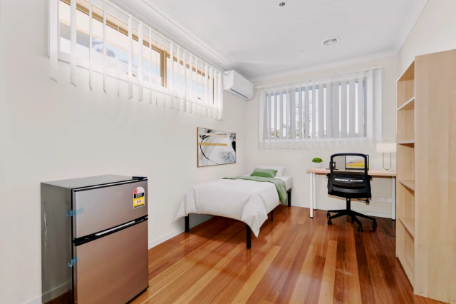 10 Binalong Avenue 2