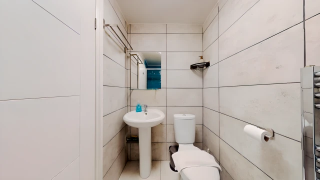 Hogarth Road 27999# 4