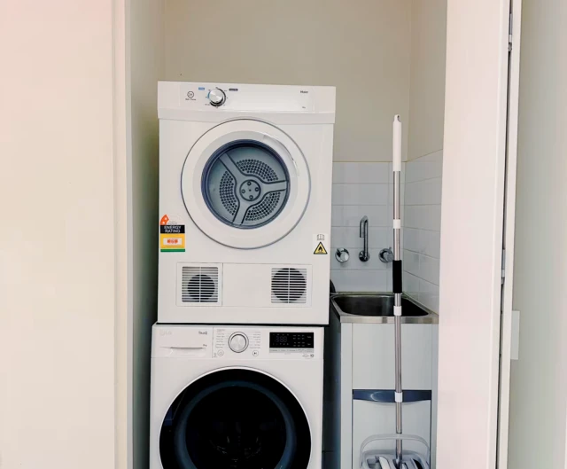 838 Bourke Street - Melbourne student accommodation - Master Room