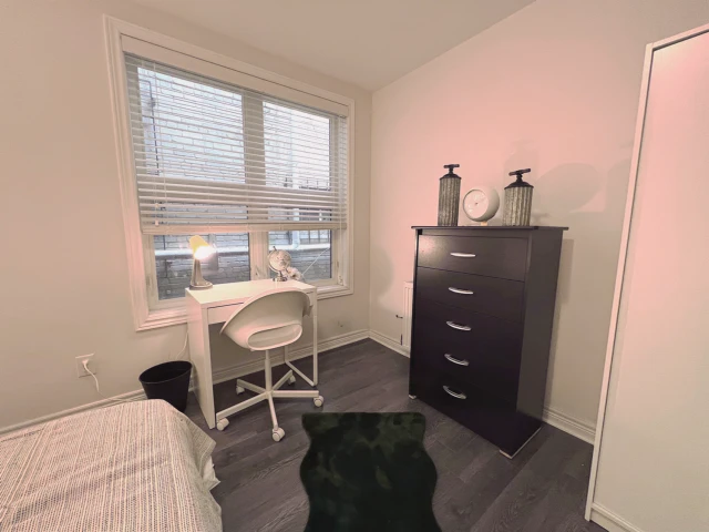 Pembroke - Toronto student accommodation - Deluxe Room