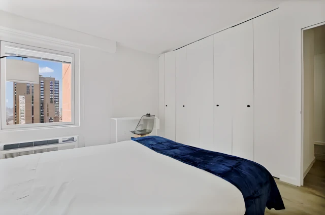 40 Waterside Plaza 2