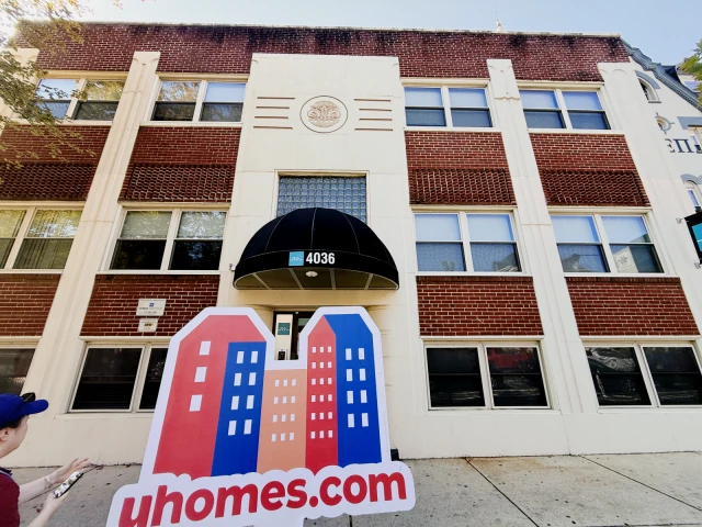 CA - 4036 Walnut Street 1