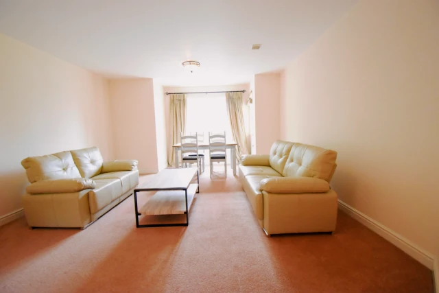 Entire Place·2B2B···Apt 8, Union Place, 723 Pershore road Selly Park 2