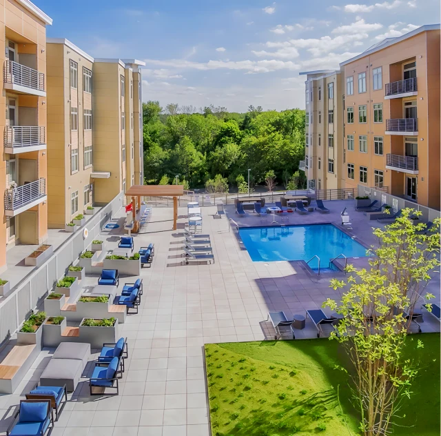 Currents on the Charles 4