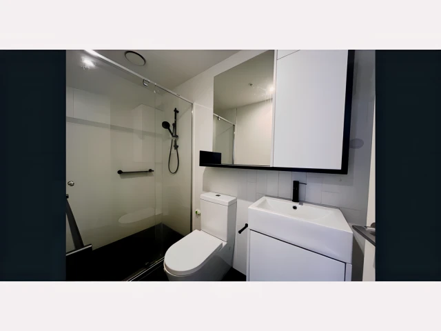 6 Saint Kilda Road 3