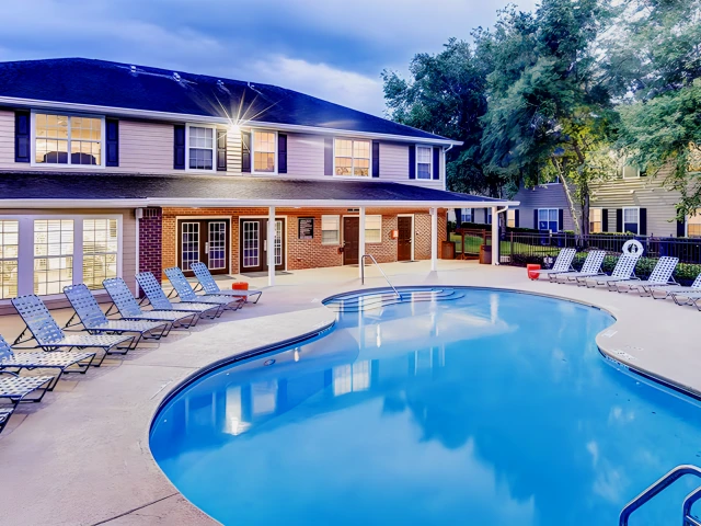 University Club Apartments 4