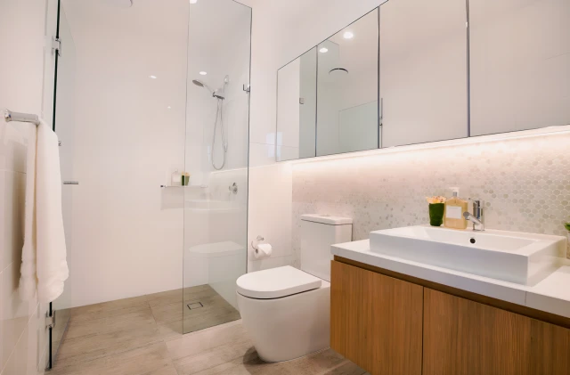 850 Whitehorse Road 2