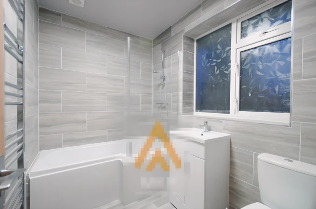 Entire Place·5B2B···137 Gibbins Road, Selly Oak 4