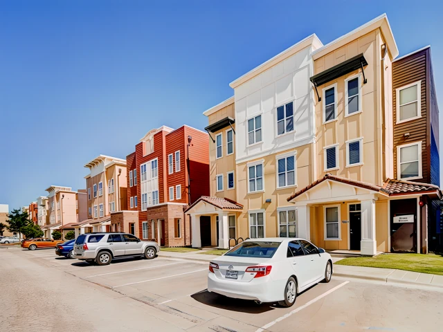 U Club Townhomes at Overton Park
