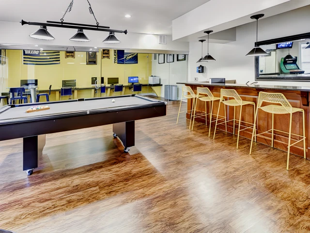 Olde Towne University Square 4