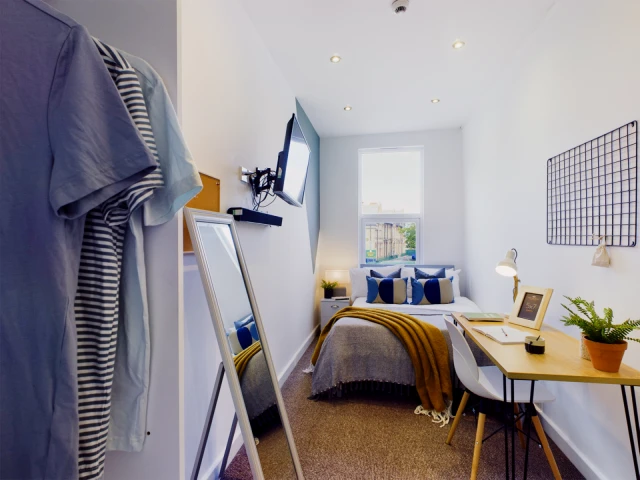 328 Upper Parliament Street