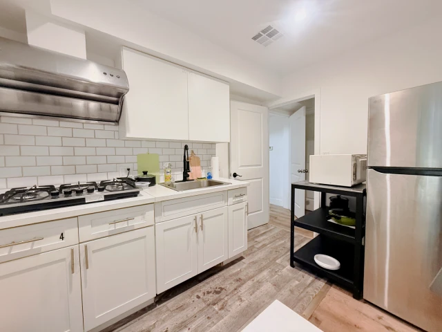 3025 Walton Ave - ที่พักนักศึกษาในลอสแองเจลิส - 2 Bed 2 Bath