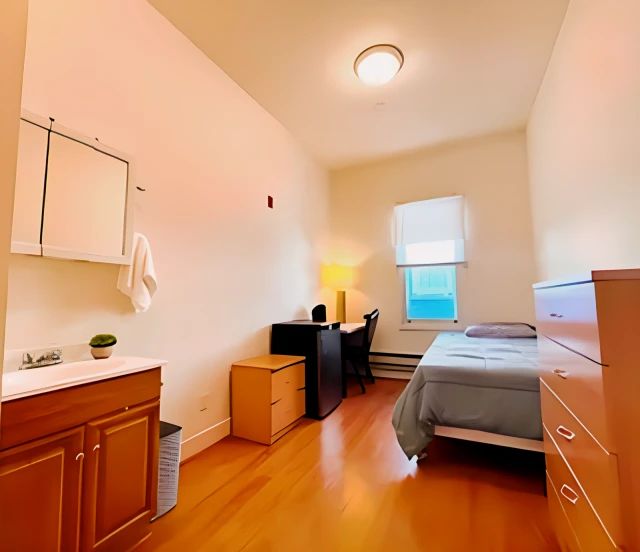 556 Green St. Residences 3