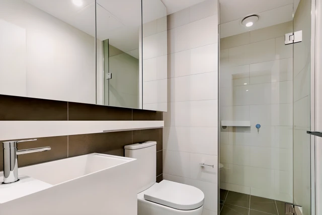 8 Pearl River Road, Docklands 1