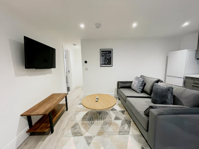 20E Portland Street 2