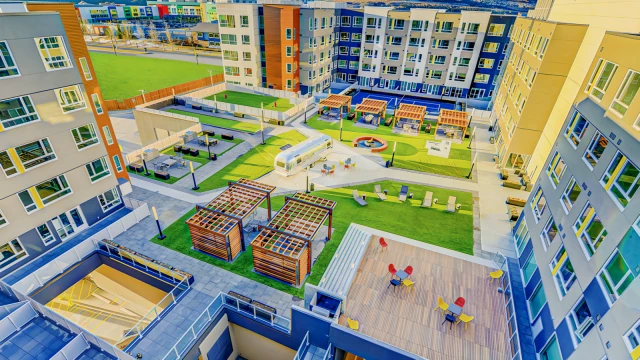 Aria University District 4