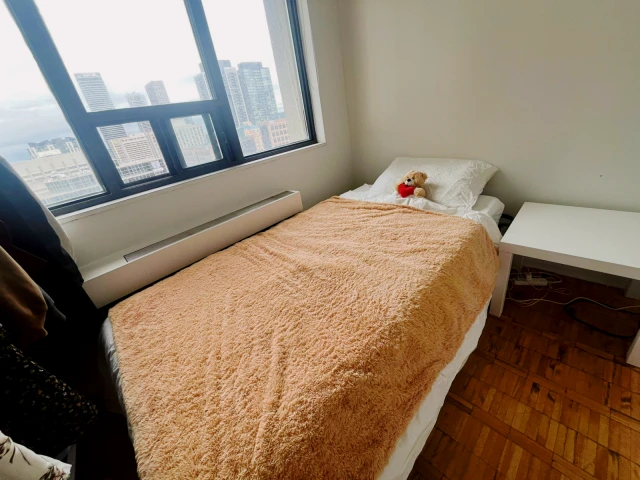 88 Bloor St East 1