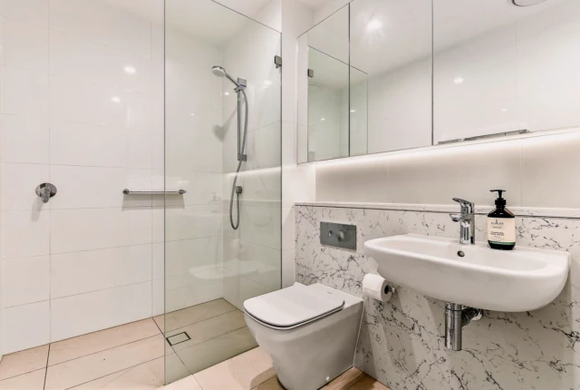 302/229 Miller Street,North Sydney,New South Wales 2060 3