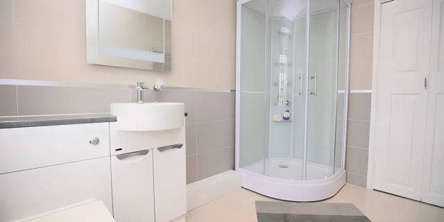 Entire Place·2B1B··2·42 Seagrave Road 1