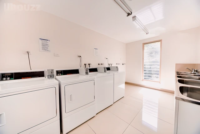 1023 Dandenong Road 2