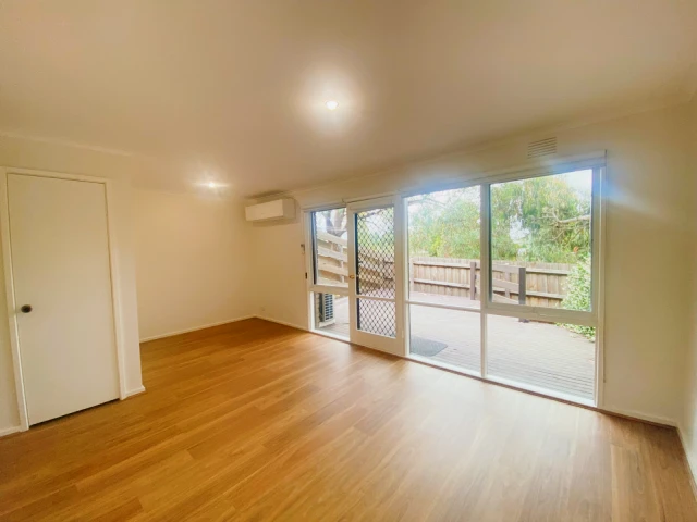 8/9 Kennedy Avenue, Ringwood 2