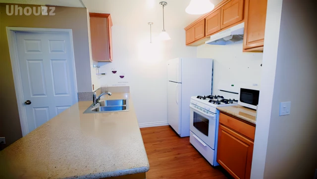 Los Angeles Apartment 2