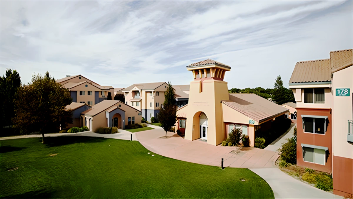 Colleges at La Rue 0