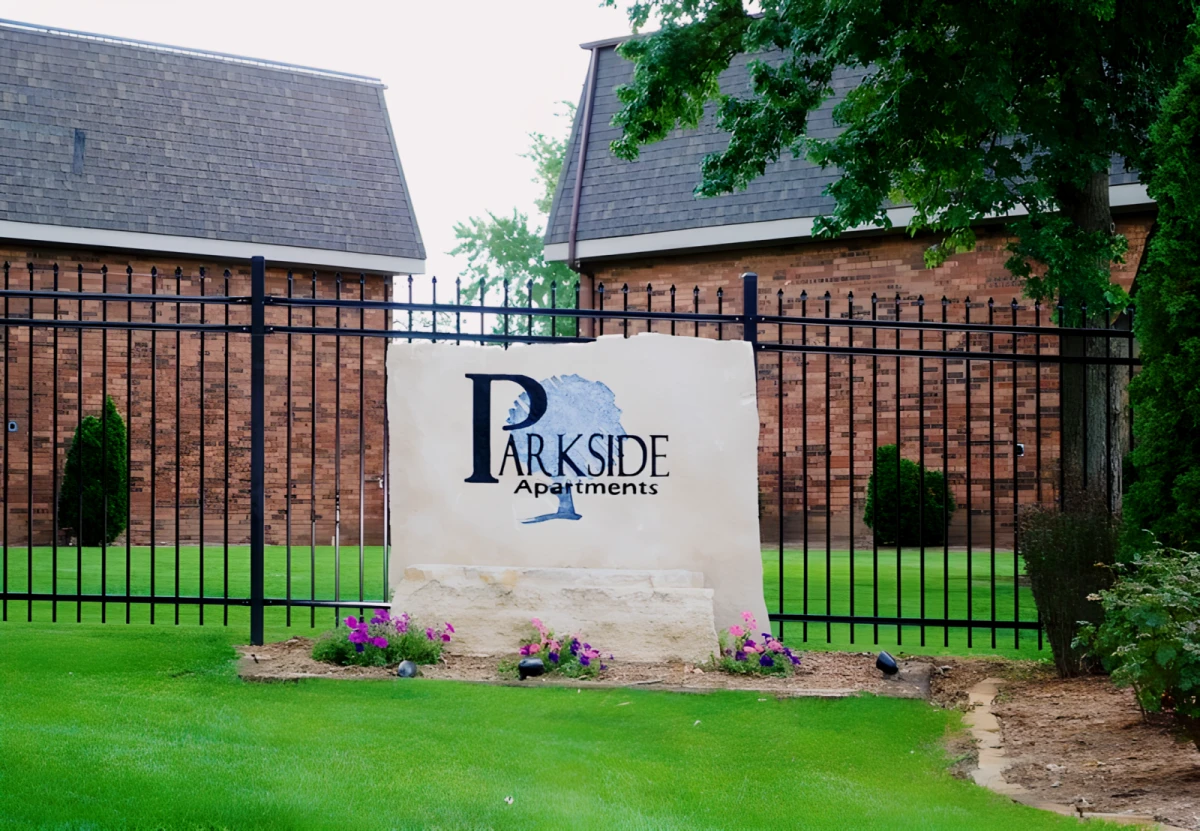 Parkside Apartments 0