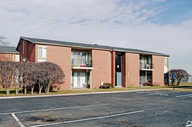 Macomb Manor 2