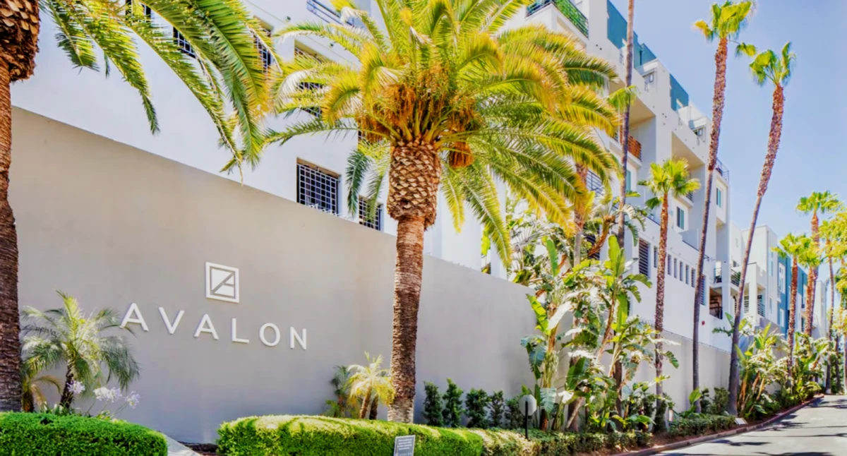 Avalon Woodland Hills 0