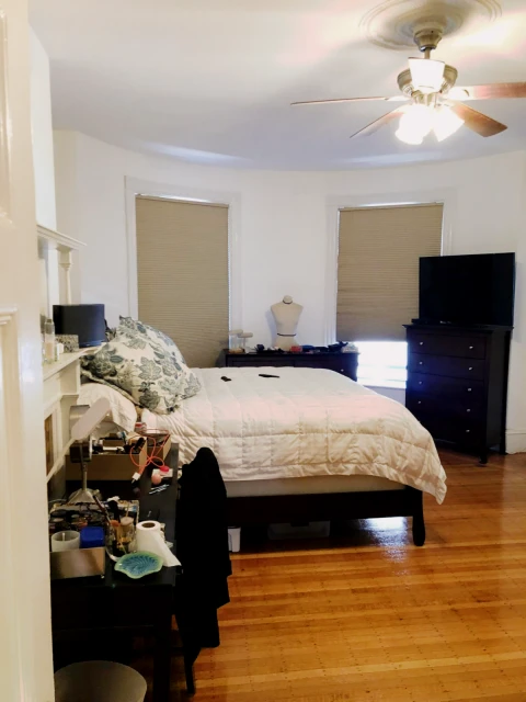 918 Beacon St 1