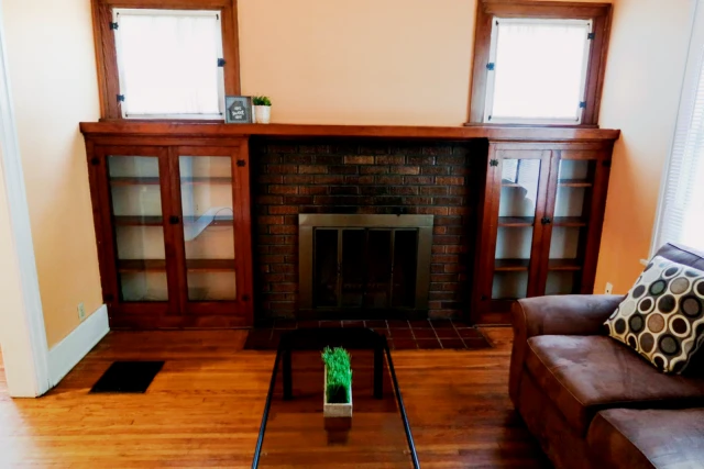 809 W California, Urbana, IL 61801 4