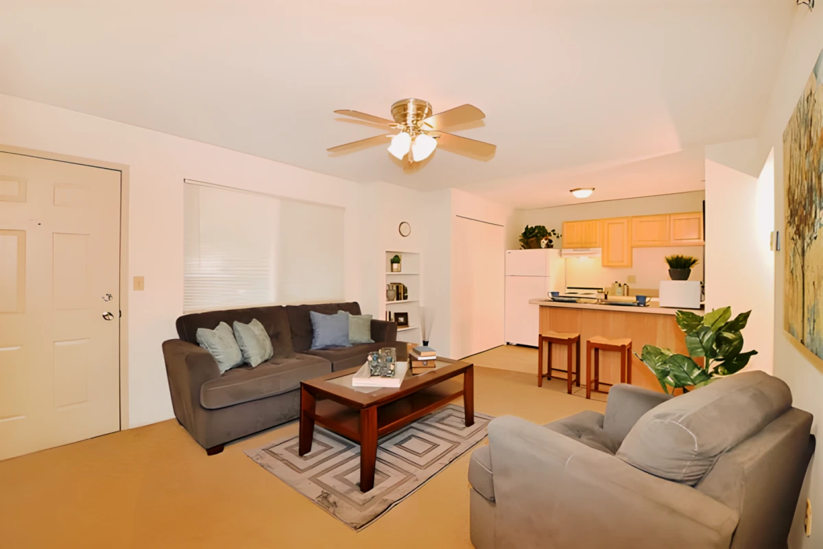 1004 W. Main, Urbana 0