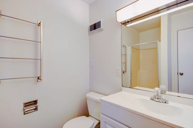 111 W. Park St, Urbana, IL 61801 4